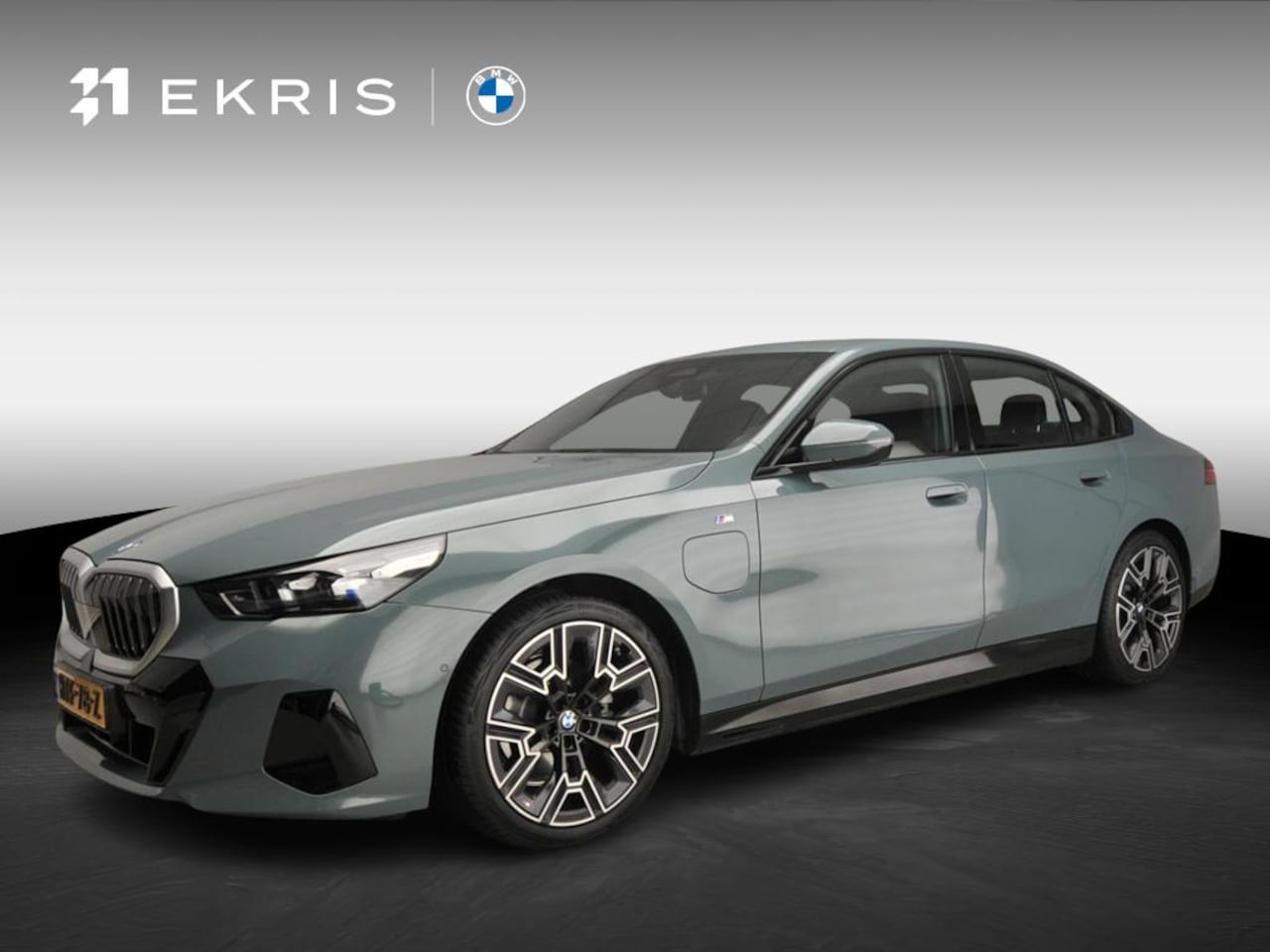 BMW 5-serie - Sedan 530e | M-Sportpakket | LED | Navigatie | Active cruise | Sportstoelen | Stoelverwarm - AutoWereld.nl
