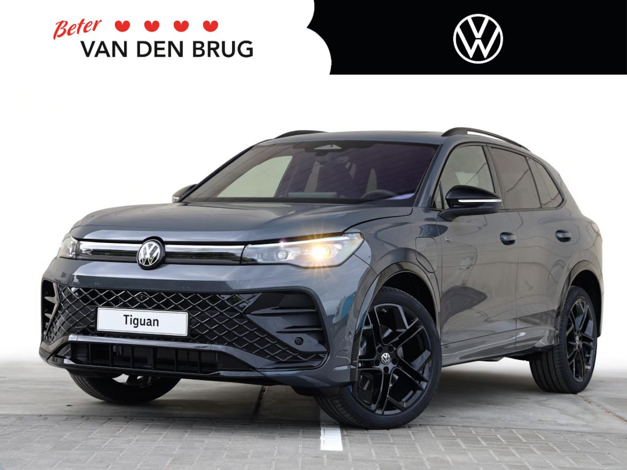 Volkswagen Tiguan - R-Line Edition 1.5 eHybrid 204 PK | Navigatie | Trekhaak | Harman Kardon | Black style | - AutoWereld.nl
