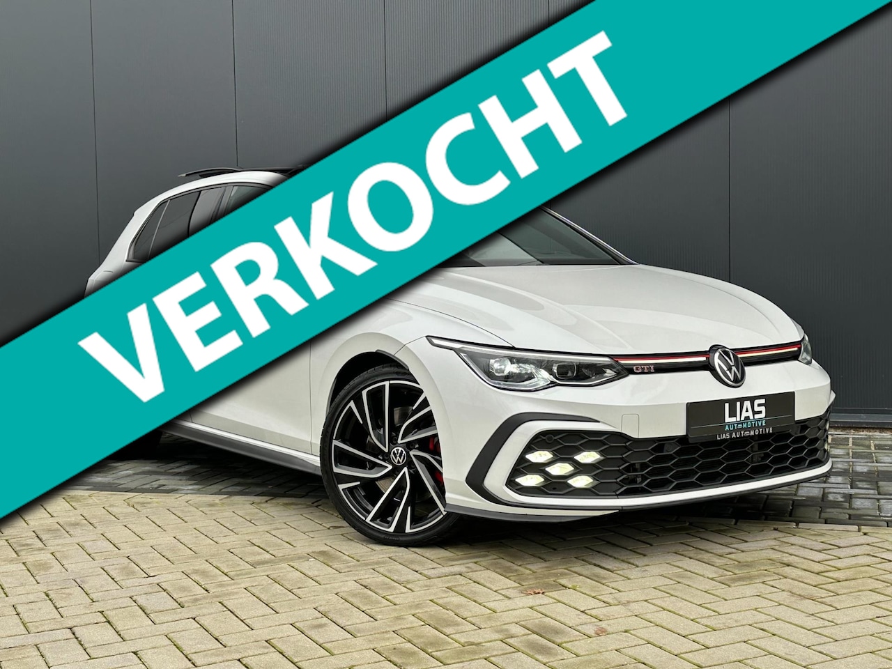 Volkswagen Golf - 2.0 GTI Parelmoer wit | PANO | DSG | Head up display | Blindspot | Keyless | Garantie | 1s - AutoWereld.nl