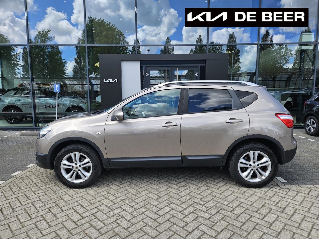 Nissan Qashqai - 1.6 117pk Automaat Business Edition (Handel/ Export) - AutoWereld.nl