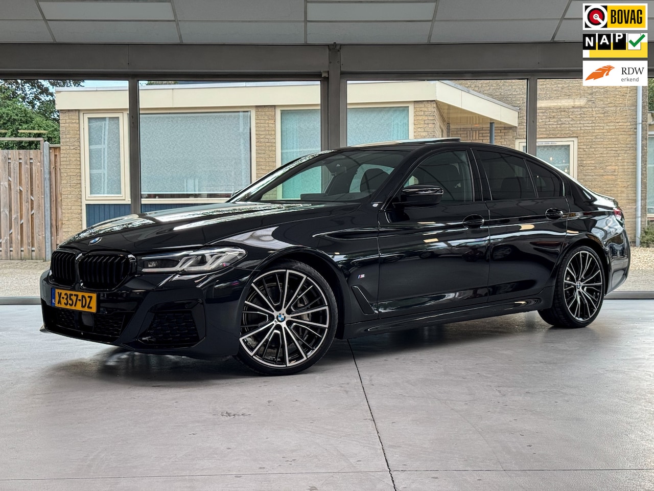 BMW 5-serie - 530d Business Edition Plus M-Sport|Laser Led|Leder|Clima|Hud| - AutoWereld.nl