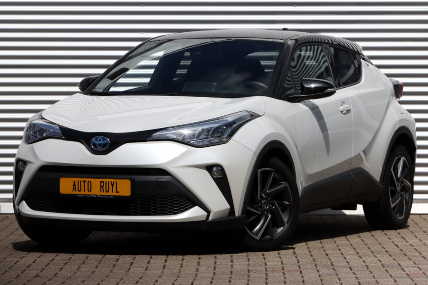 Toyota C-HR - 1.8 Hybrid Bi-Tone 1.8 Hybrid Bi-Tone - AutoWereld.nl