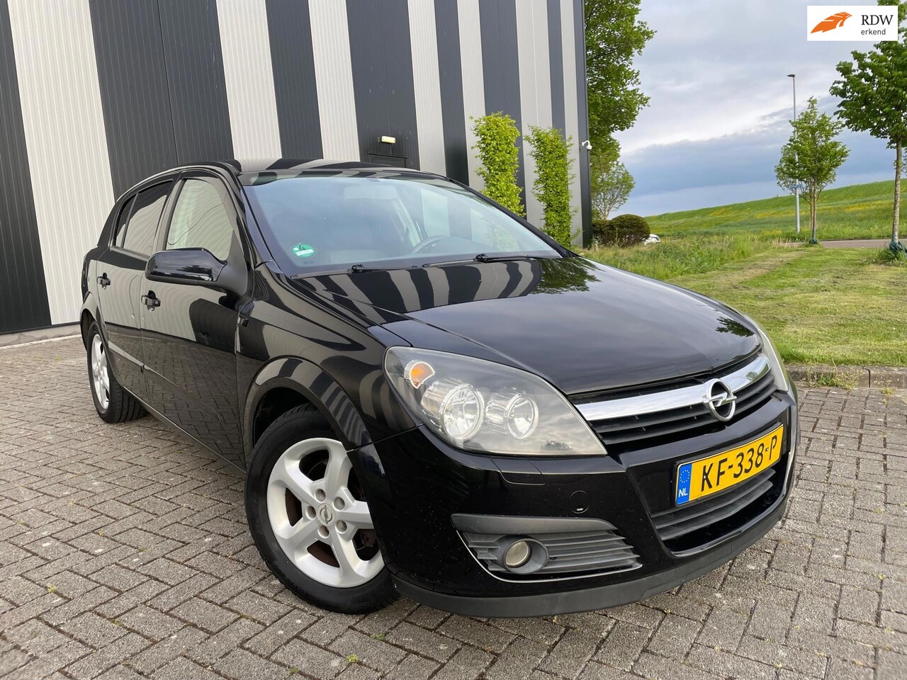 Opel Astra - 1.6 Essentia Airco-Cruise-Elekpakket-2 Sleutels - AutoWereld.nl