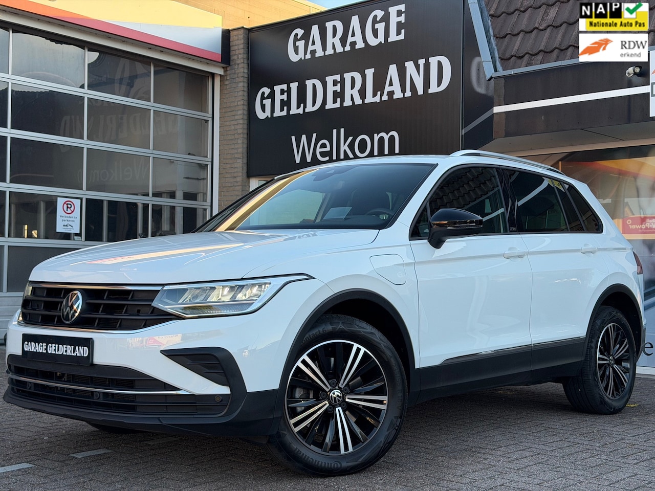 Volkswagen Tiguan - 1.5 eHybrid | Full-Led | Apple/Android | Navi | Camera | Cruise | Climate | Pdc | Isofix | - AutoWereld.nl
