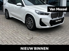 BMW X1 - xDrive25e | M-pakket | PANO | Head-up display | 360 Camera | Lane Assist | Blindspot | Sto