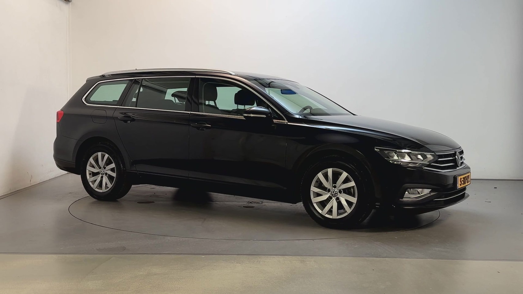 Volkswagen Passat Variant - 1.5 TSI 150pk DSG Business Camera Virtual Cockpit Adaptive Cruise Navigatie - AutoWereld.nl