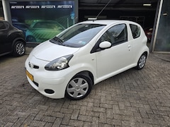 Toyota Aygo - 1.0-12V Comfort | AUTOMAAT | 1E EIGENAAR | 12MND GARANTIE | ELEC RAMEN | NW APK