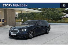 BMW 5-serie Touring - M5 Automaat / M Drive Professional / Panoramadak / Trekhaak / M Carbon-keramische remmen /