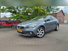 Volvo V40 Cross Country - 1.6 D2 Ocean Race LEDER-NAVI-BJ 2015