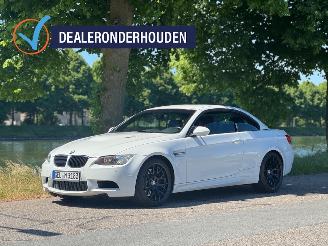 BMW M3 - 3-serie E93 | V8 | Akrapovic | 39655dkm! | zgan! - AutoWereld.nl
