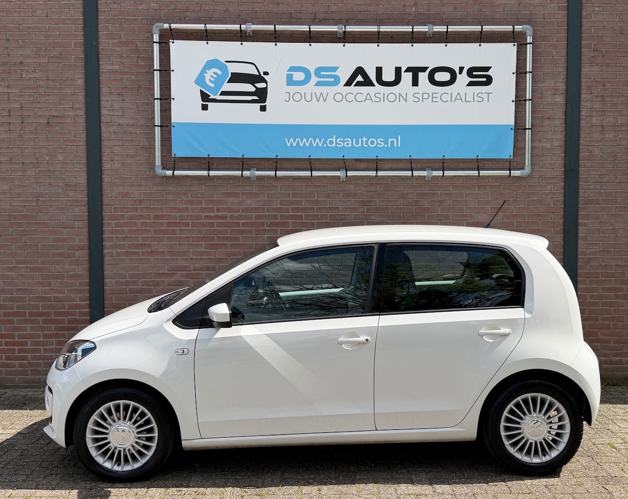 Volkswagen Up! - 1.0 high up! LEER - AutoWereld.nl
