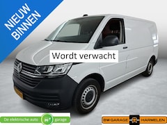 Volkswagen Transporter - 2.0 TDI L1H1 28 DSG | dubbele vloer met lades | Trekhaak |