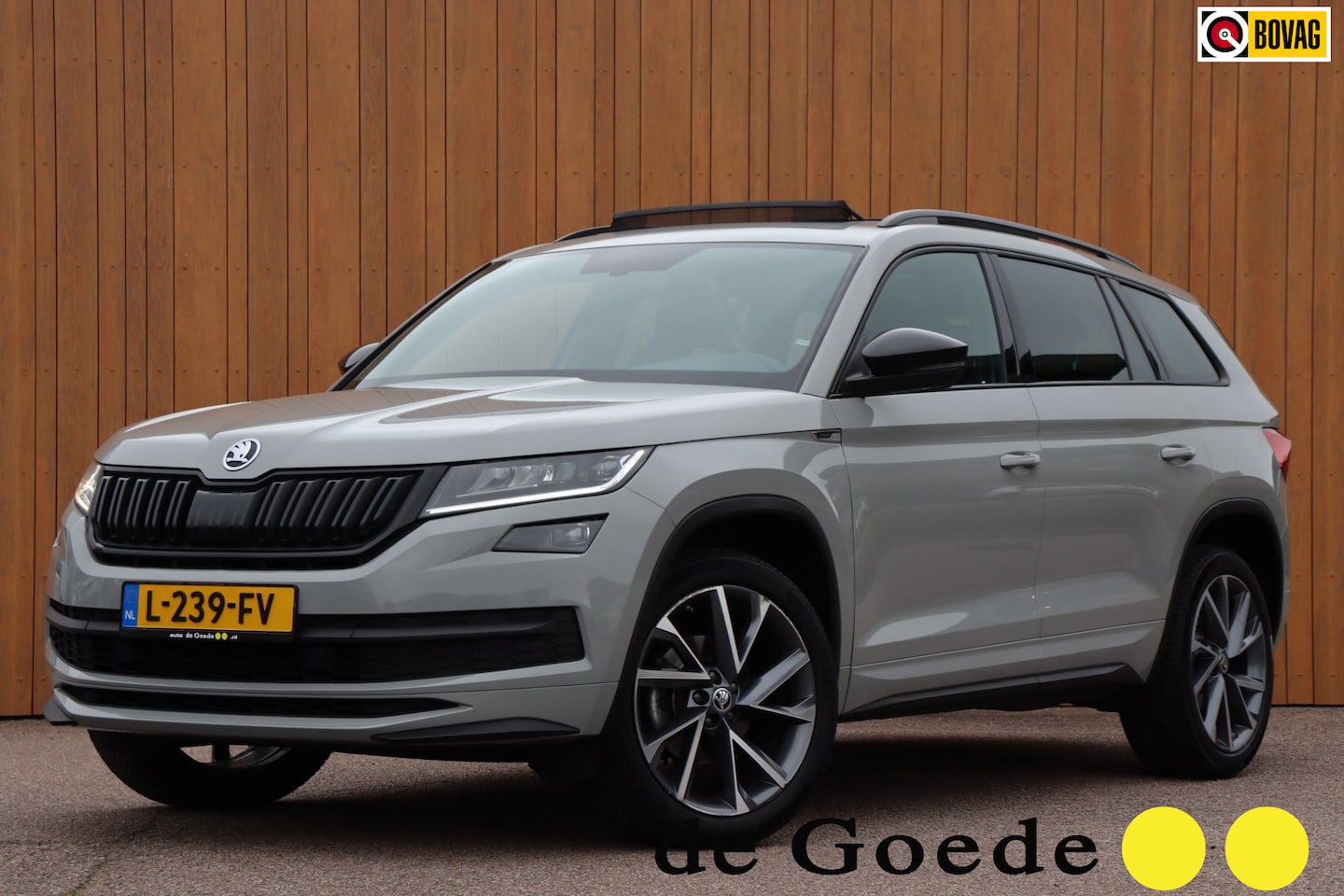 Skoda Kodiaq - 1.5 TSI Sportline Business org.NL pano-schuifdak stuurverw. trekhaak camera el.klep - AutoWereld.nl