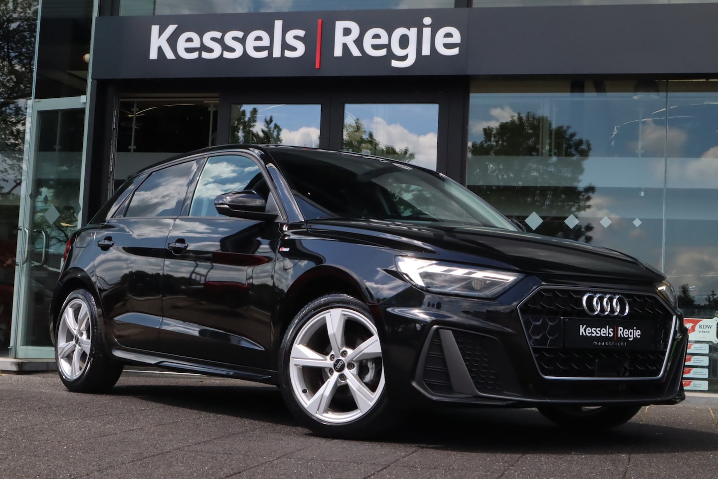 Audi A1 Sportback - 25 TFSI S-line | Keyless | Stoelverwarming | LED | CarPlay | Sensoren | 17” | Navi - AutoWereld.nl