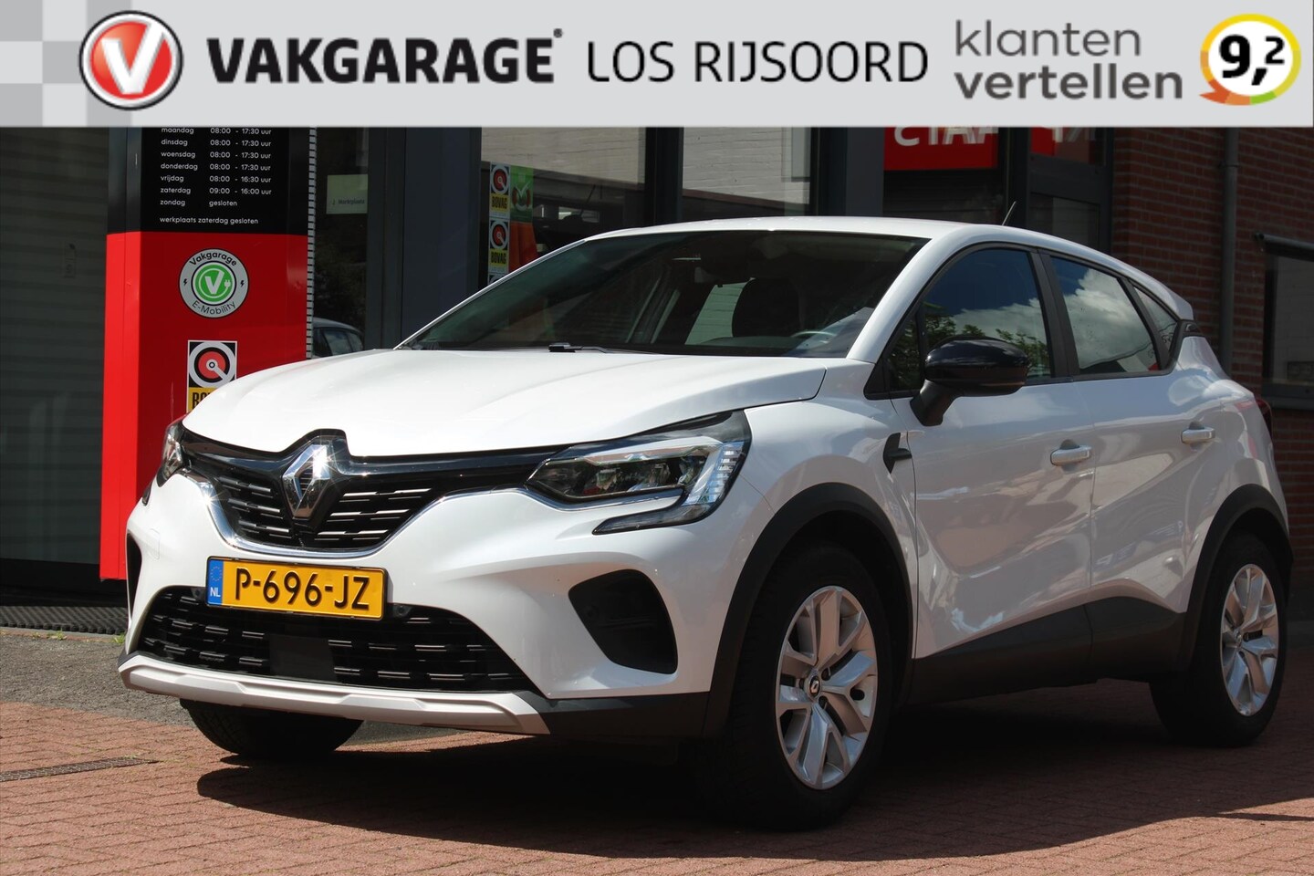 Renault Captur - TCe 90pk *Zen* | Trekhaak | Carplay | Camera | Cruise & Climate Control | PDC | Navigatie - AutoWereld.nl