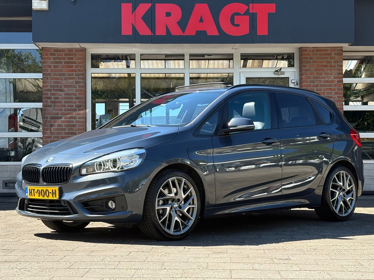 BMW 2-serie Active Tourer - Centennial High Executive 225xe - Automaat - Leder - panoramadak - zeer compleet! - AutoWereld.nl