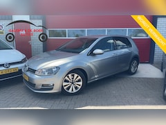 Volkswagen Golf - 1.6 TDI Highline BlueMotion TREKHAAK / STOELVERW / GR NAVI / CLIMA / PDC / BLUETOOTH / CRU