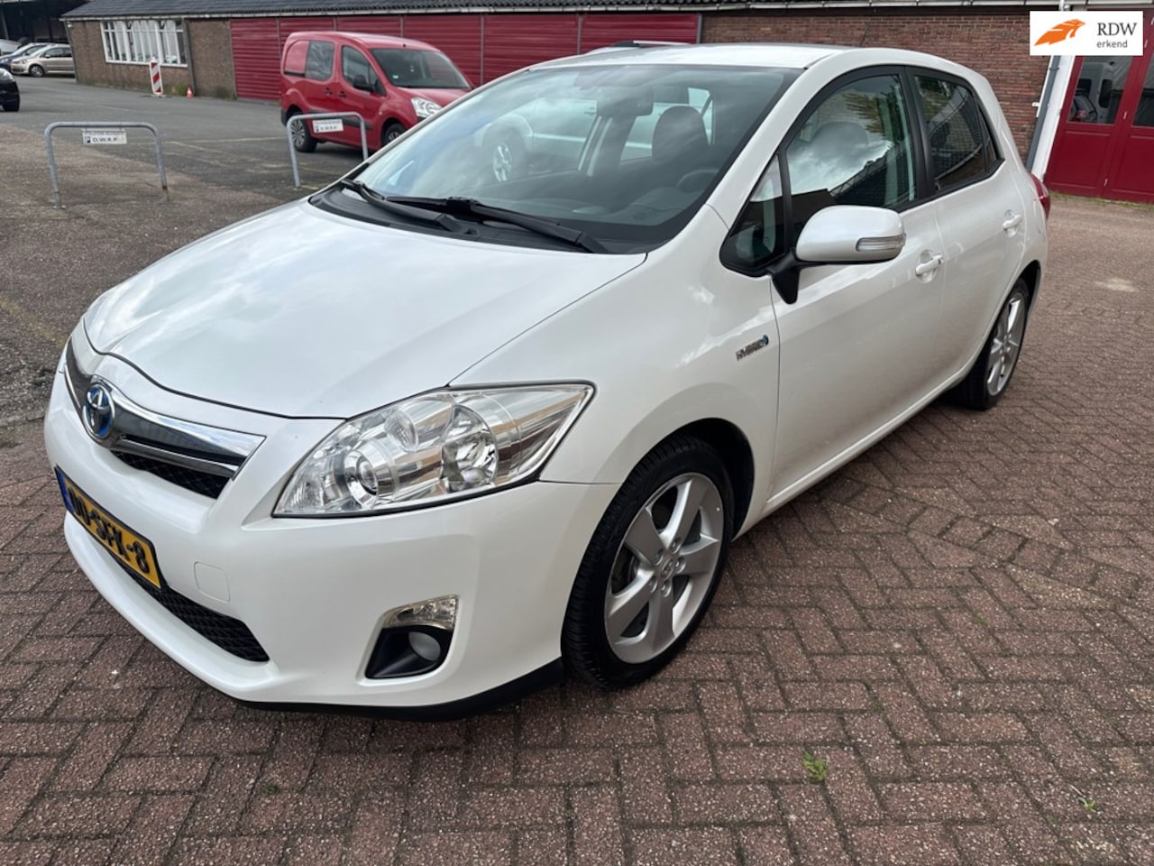 Toyota Auris - 1.8 Full Hybrid Dynamic NAVI CAMERA NAP APK - AutoWereld.nl