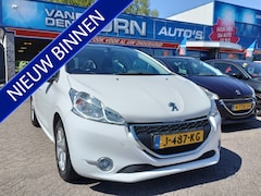 Peugeot 208 - 1.2 VTi Envy Panodak 15'' L.M.V Trekhaak