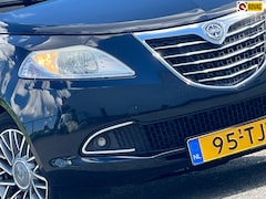 Lancia Y(psilon) - Ypsilon 0.9 TwinAir Platinum | Nero Vulcano | Airco/LMV/Blue&Me/PDC - Lekker fris