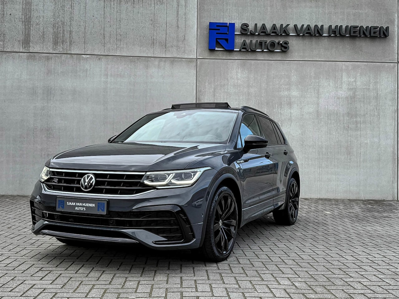 Volkswagen Tiguan - 1.5TSI R-line Business+ 150pk DSG Automaat! Panoramadak|Virtual|IQ LED Plus|ACC|Lane+Side| - AutoWereld.nl