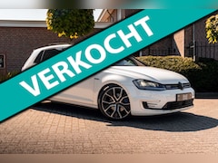 Volkswagen Golf - 1.4 TSI GTE 280 PK Adaptive Pano Leder Camera Stoelverwarming 19''