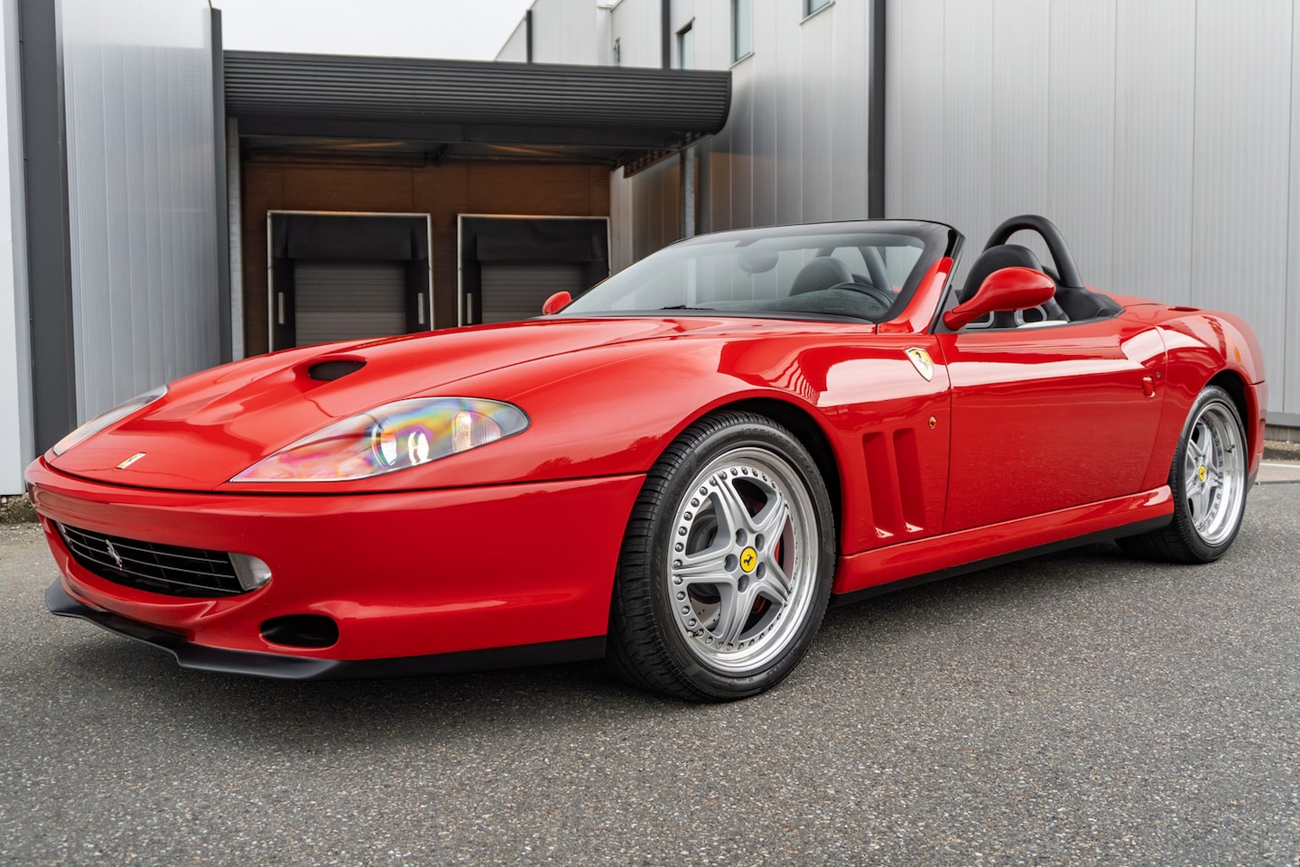 Ferrari 550 - Barchetta Pininfarina - Rosso Corsa - 1 of 448 - AutoWereld.nl