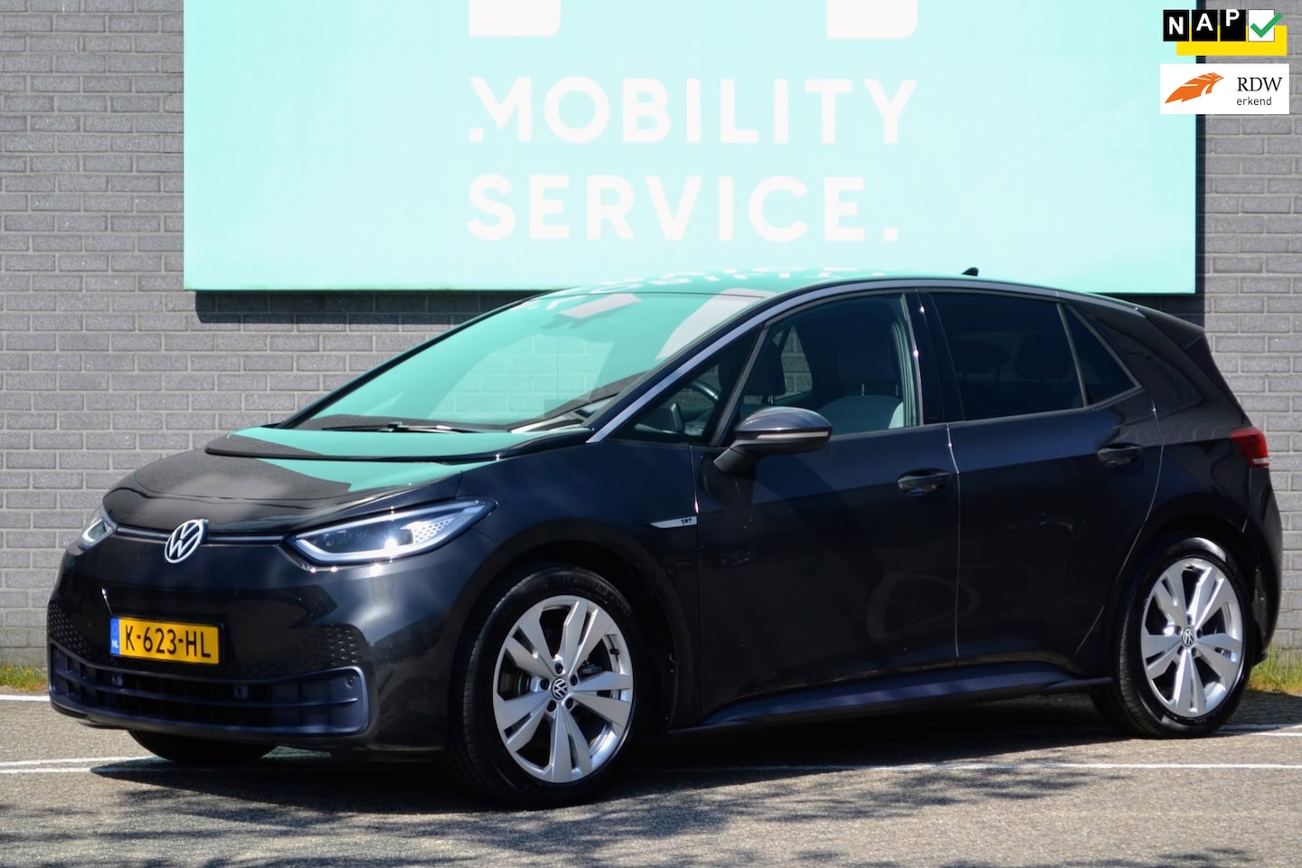 Volkswagen ID.3 - First Plus 58 kWh SOH92% Matrix Cruise CarPlay - AutoWereld.nl
