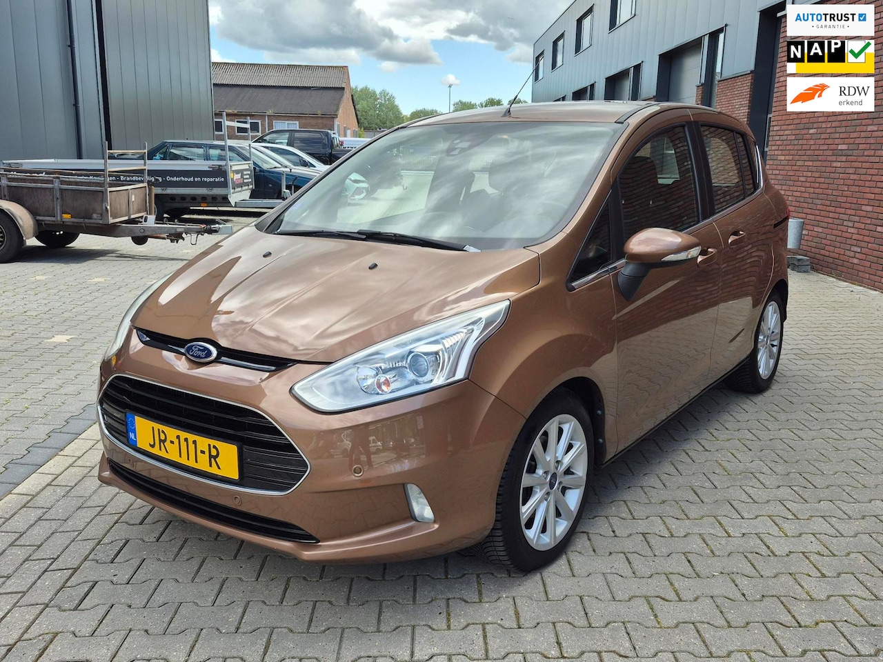 Ford B-Max - 1.0 EcoBoost Titanium led,trekhaak, camera, navi - AutoWereld.nl