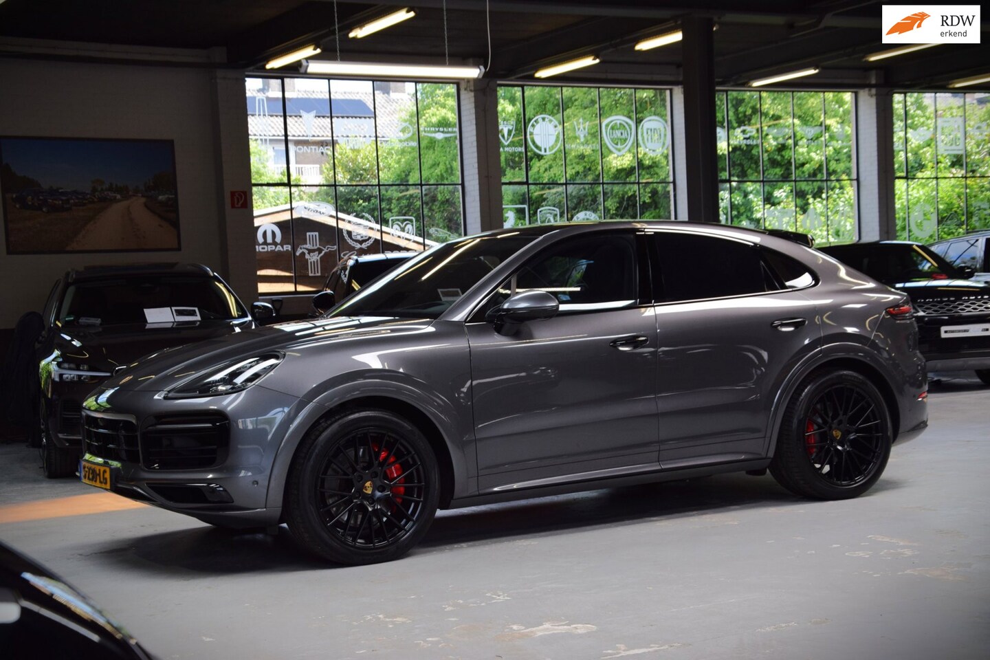 Porsche Cayenne Coupé - 4.0 GTS V8 Panoramadak|Soft-Close|Head-up|Night-vision|ACC|Dealer onderhouden|BTW - AutoWereld.nl