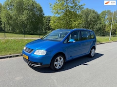 Volkswagen Touran - 2.0-16V FSI Trendline
