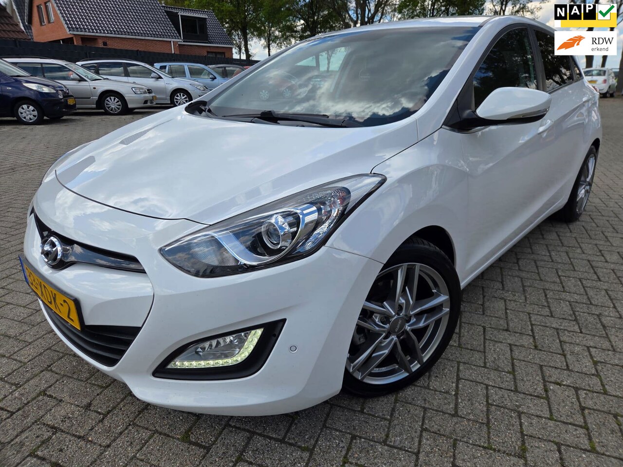 Hyundai i30 - 1.6 GDI i-Vision 5Drs 2012. Climate/Cruise/LED etc.. APK 03-2027 - AutoWereld.nl