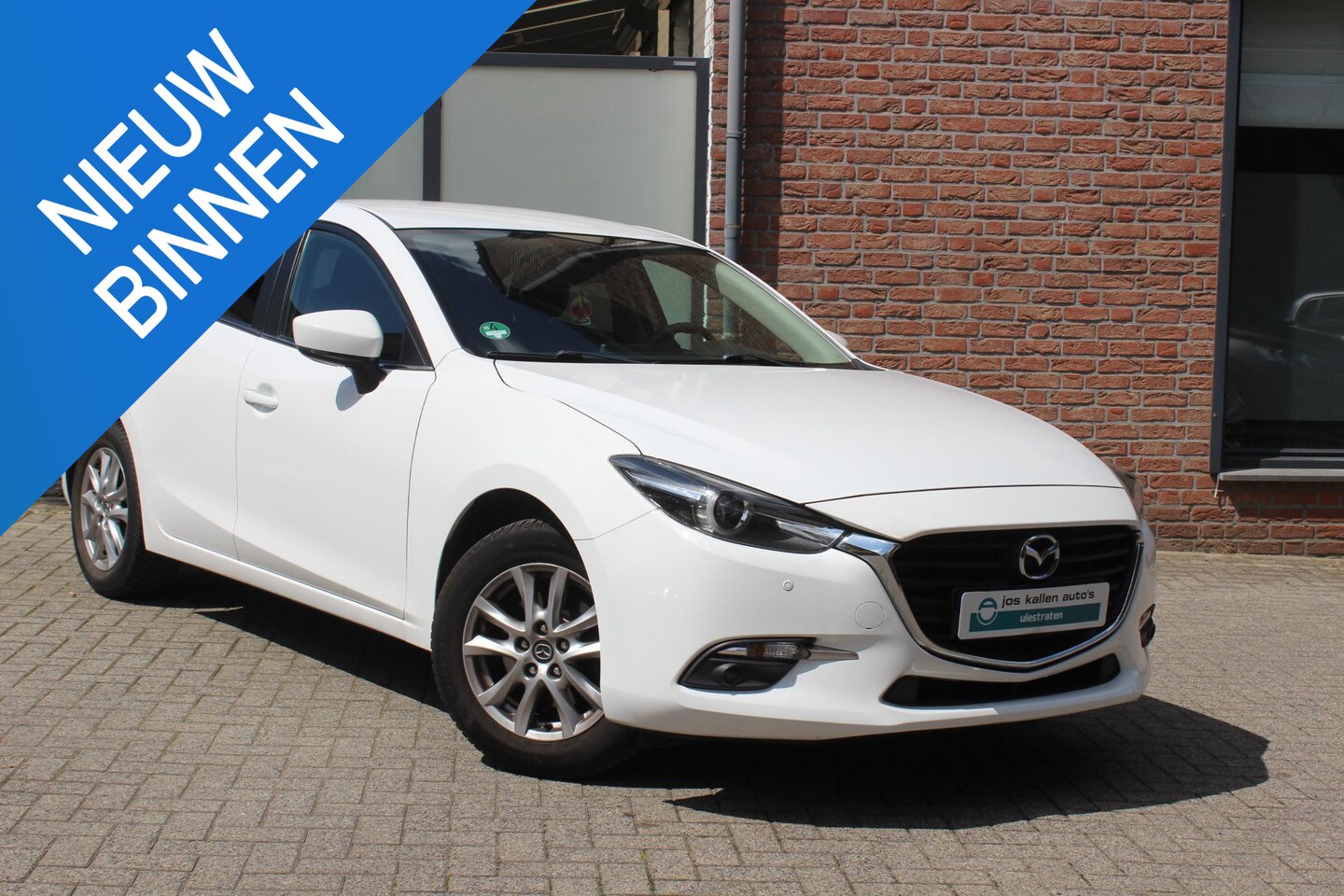 Mazda 3 - 2.0 SkyActiv-G 120 SkyLease Navigatie, Winterpack, PDC V+A, LED, Cruise Control, LMV - AutoWereld.nl