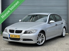 BMW 3-serie - 320i AUT High Executive | Stoelverwarming