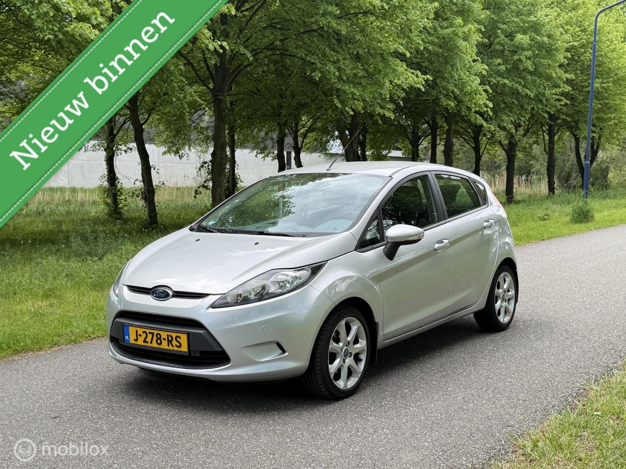 Ford Fiesta - 1.4 Ghia*AUTOMAAT*DISTRIBUTIE VERV.*AIRCO - AutoWereld.nl
