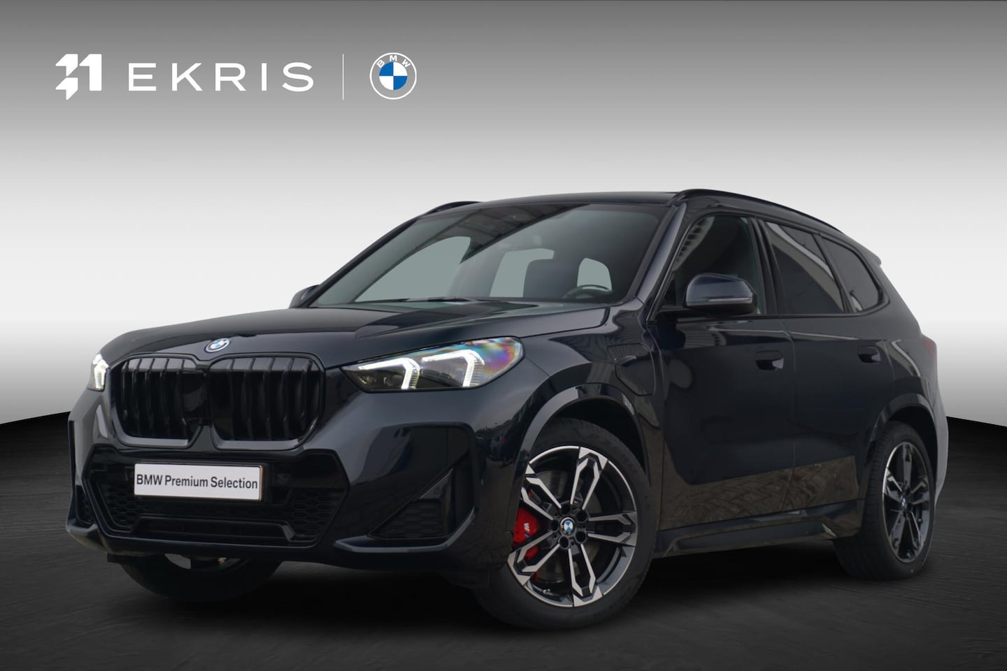 BMW X1 - xDrive25e M Sportpakket Pro 19'' | Panoramadak | Trekhaak | Harman Kardon | Elektrisch ver - AutoWereld.nl