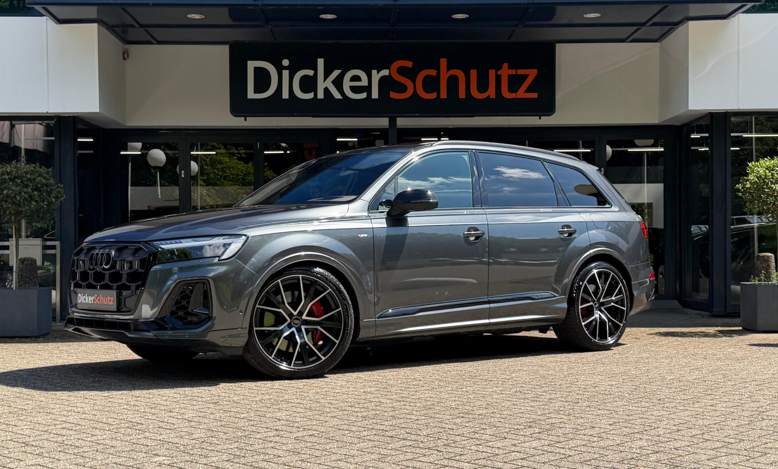 Audi Q7 - 60 TFSIe Competition Vierwielb. | Pano | Massage | Trekhaak - AutoWereld.nl