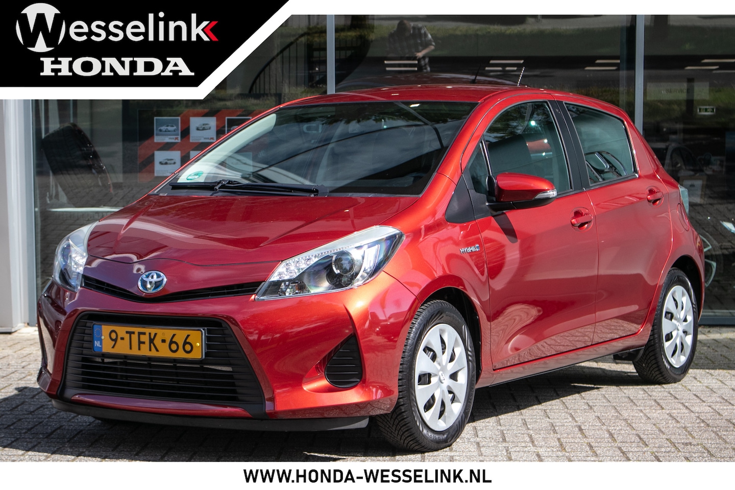 Toyota Yaris - 1.5 Full Hybrid Aspiration - Navi | Camera | Cruise control - AutoWereld.nl