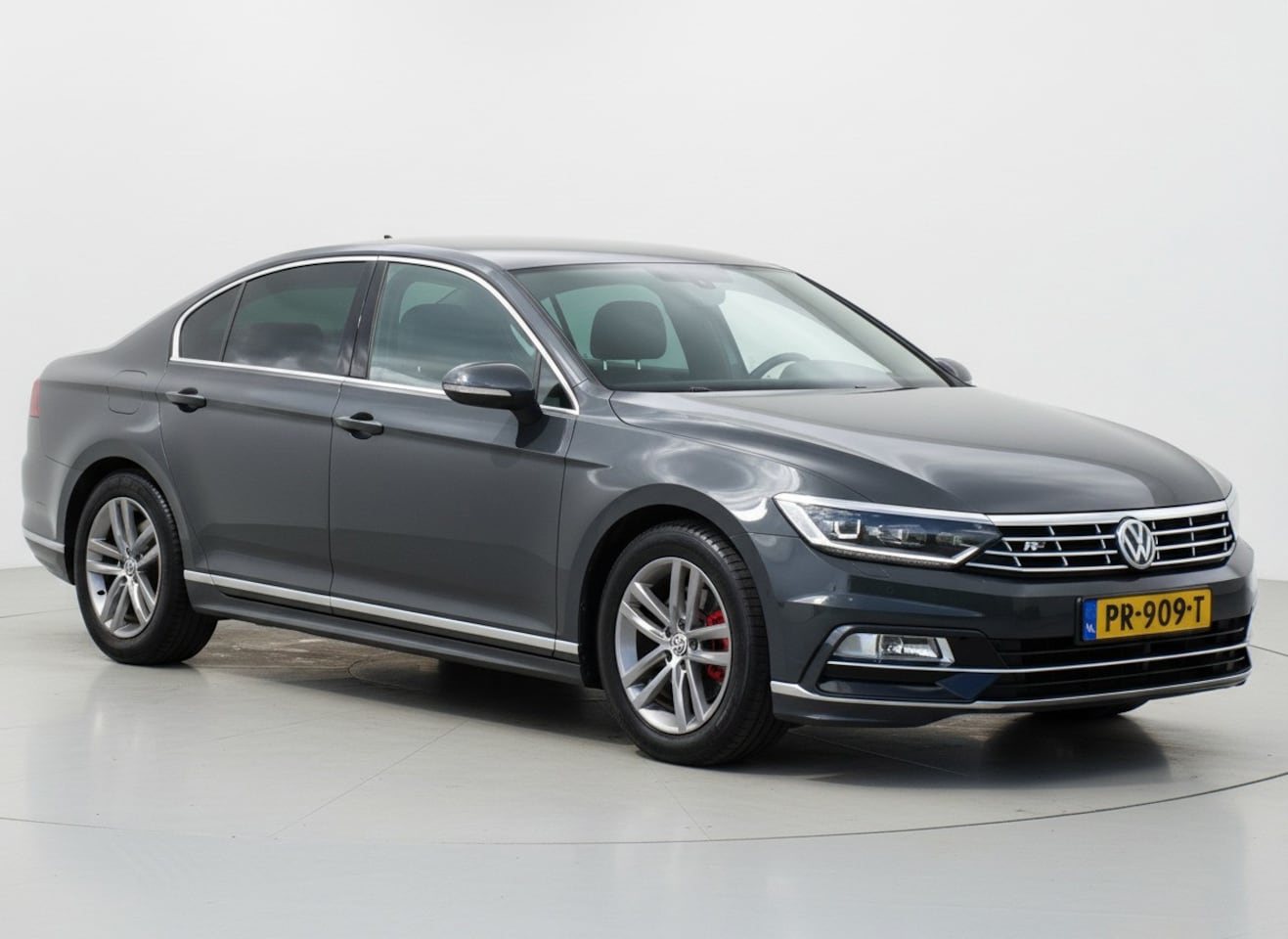 Volkswagen Passat - 1.4 TSI Highline Business R 1.4 TSI Highline Business R|LED|ACC|DSG|BT - AutoWereld.nl
