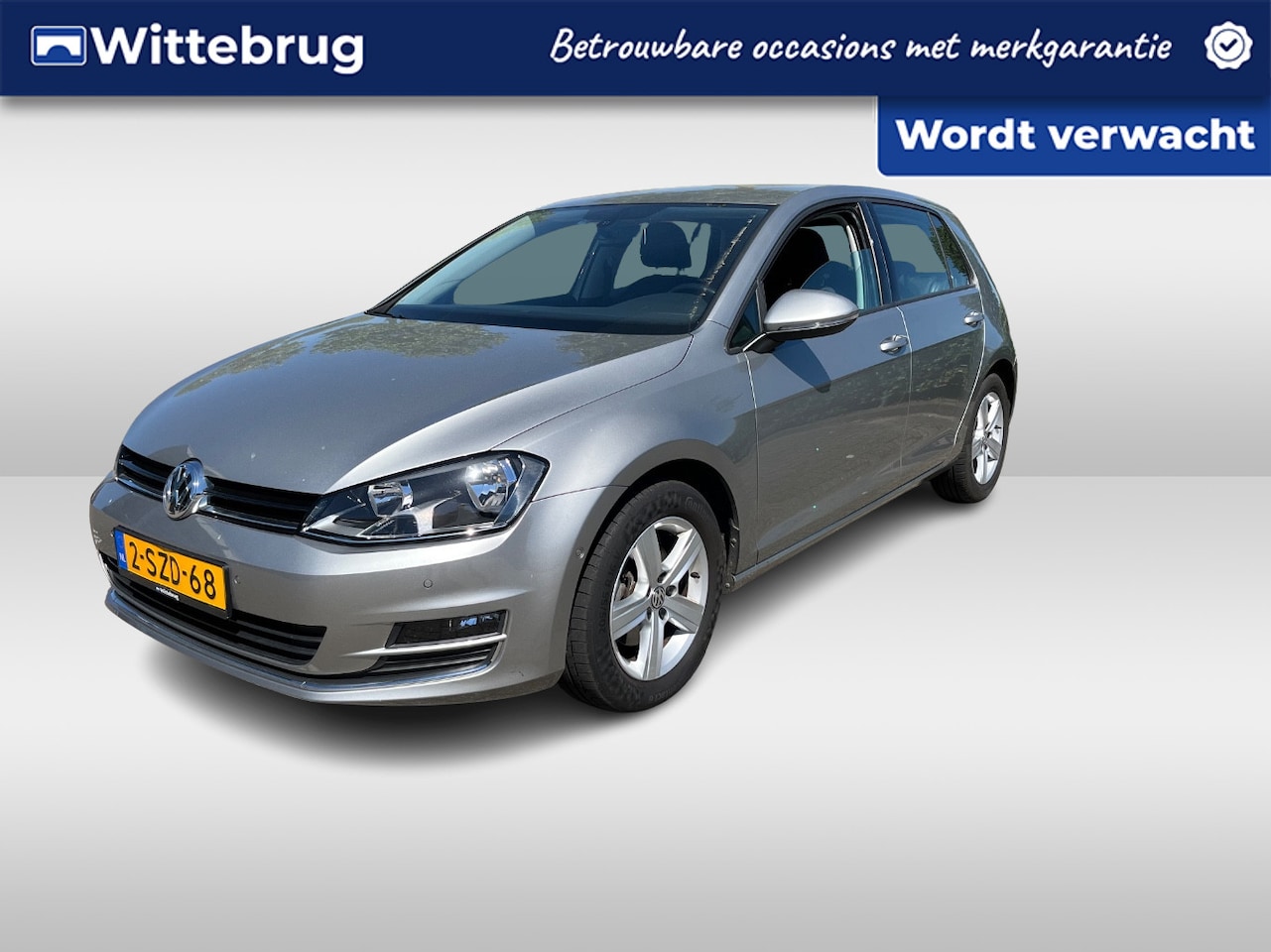 Volkswagen Golf - 1.4 TSI Highline / Camera / Navigatie / Parkeersensoren V+A / Half leder / Stoelverwarming - AutoWereld.nl