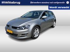 Volkswagen Golf - 1.4 TSI Highline / Camera / Navigatie / Parkeersensoren V+A / Half leder / Stoelverwarming