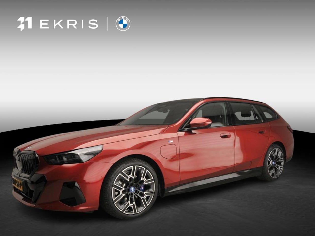 BMW 5-serie Touring - 530e | M-Sportpakket | LED | HUD | Active cruise | Panoramadak | Keyles go | DAB | Harman- - AutoWereld.nl