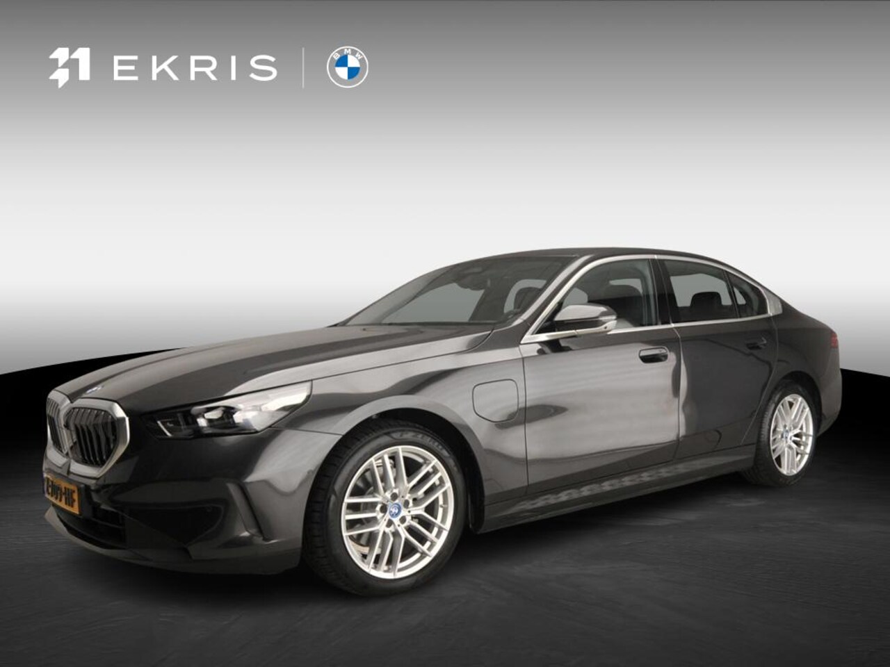 BMW 5-serie - Sedan 530e | LED | HUD | Sportstoelen | Chrome line | Stoelverwarming | Keyles go | DAB | - AutoWereld.nl