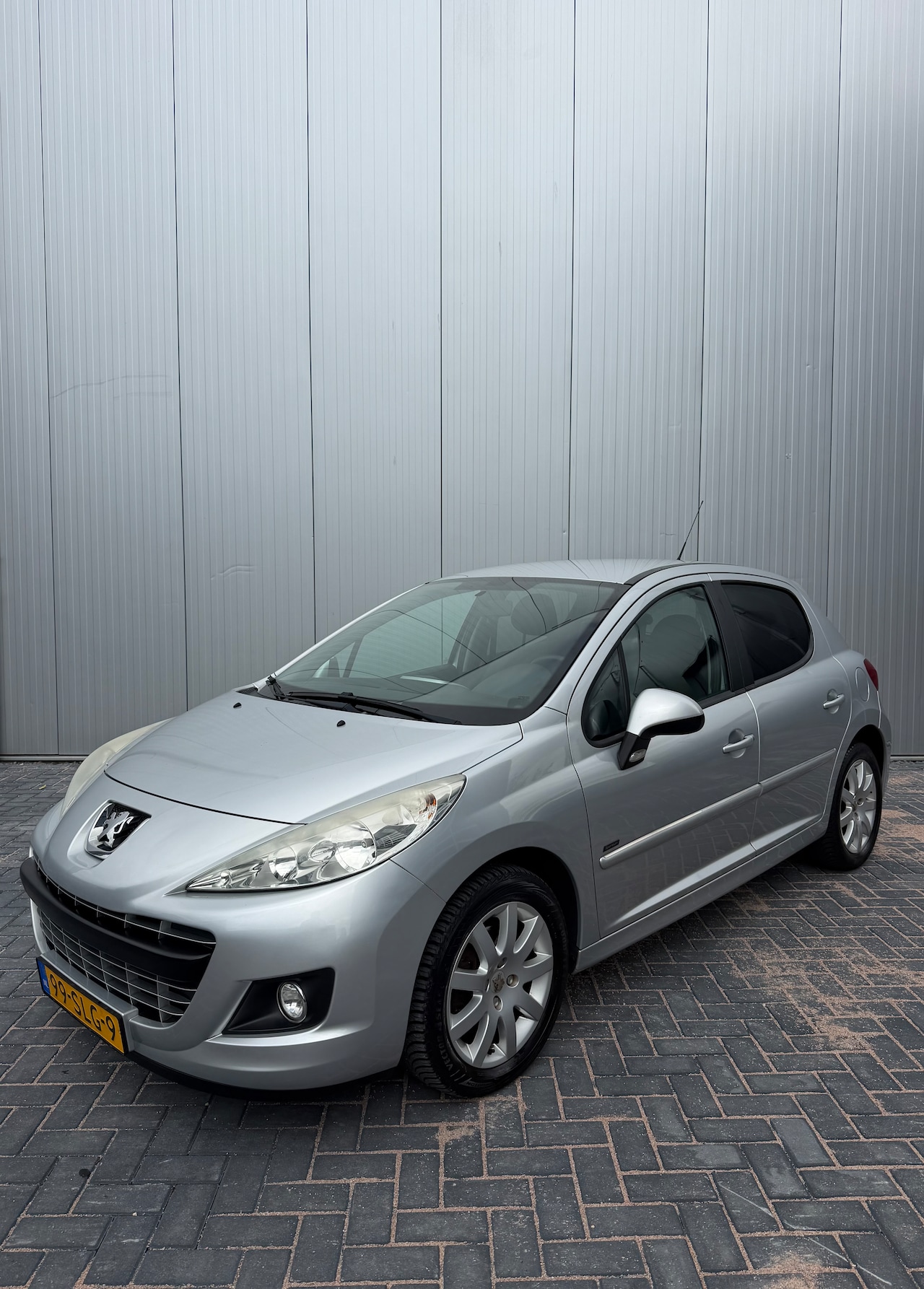 Peugeot 207 - 1.6 VTi Sportium - AutoWereld.nl