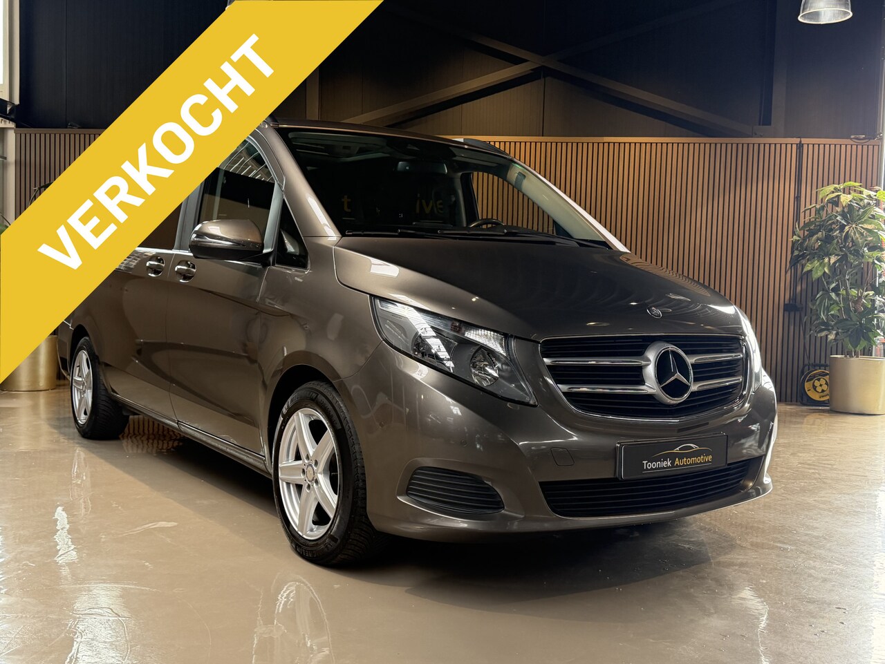 Mercedes-Benz V-klasse - 250d Lang Avantgarde Edition Panoramadak Lmv Automaat Navigatie climate control Trekhaak - AutoWereld.nl