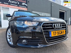 Audi A6 Avant - 2.0 TFSI Business Edition in automaat en elec panoramadak en parkeersensoren en trekhaak
