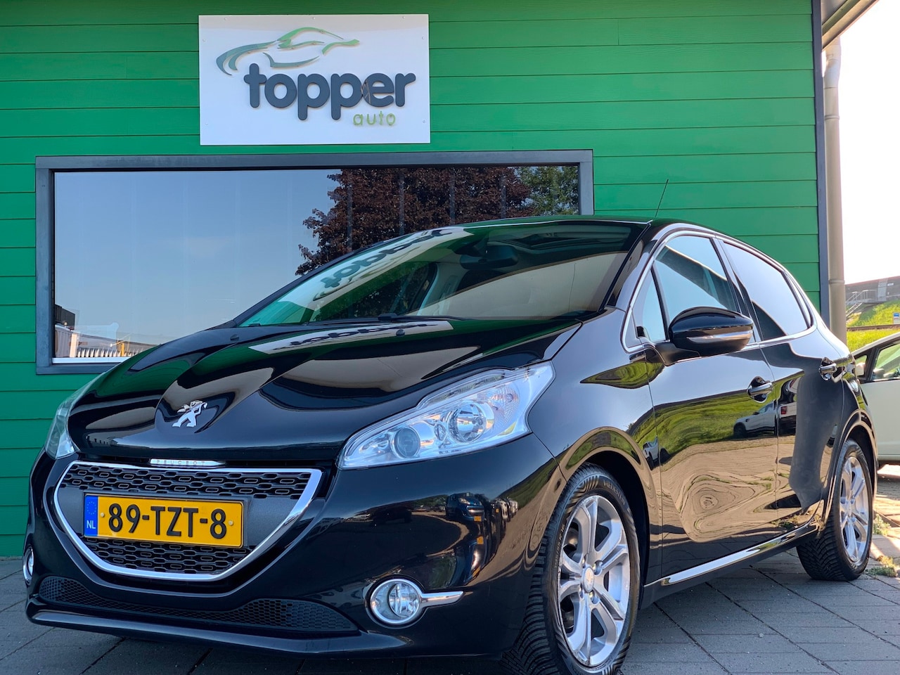 Peugeot 208 - 1.4 VTi Allure|Navigatie|CruiseControl|PanoDak| - AutoWereld.nl