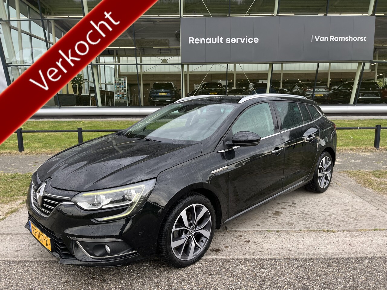 Renault Mégane Estate - 1.5 dCi Bose / Dealer onderhouden / Trekhaak / Camera / Bose Sound / Climate / LMV / - AutoWereld.nl