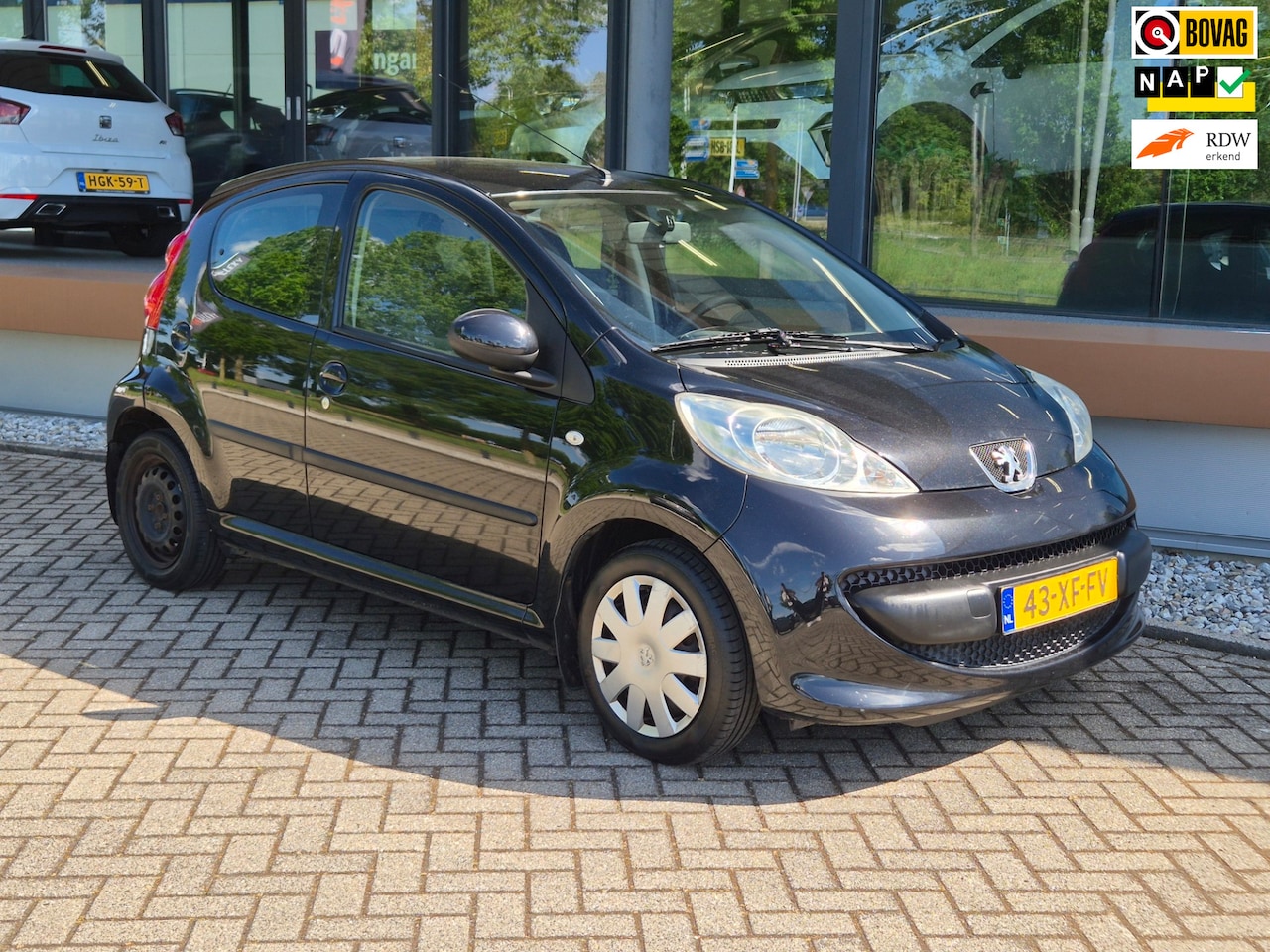 Peugeot 107 - 1.0-12V XS / airco / nieuwe APK / NAP - AutoWereld.nl