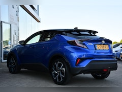 Toyota C-HR - 1.8 Hybrid Bi-Tone Automaat 122pk | Premium Pack | Trekhaak | Park Assist | NL-auto |